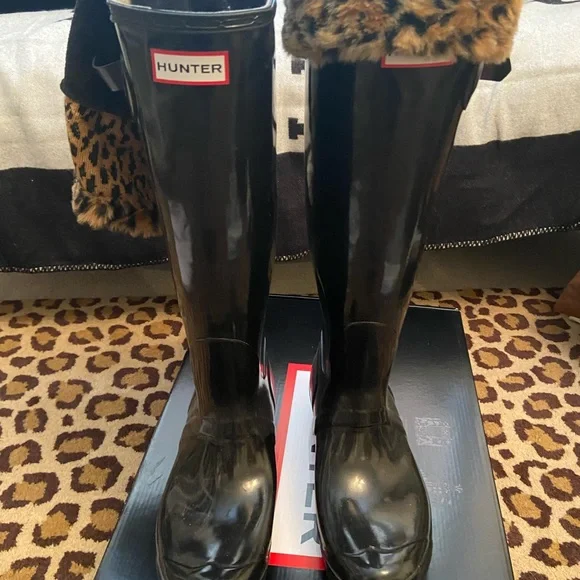 Black Hunter Rain Boots - Picture 2 of 10